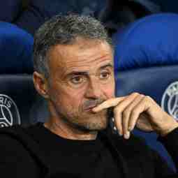 Luis Enrique en un partido del PSG