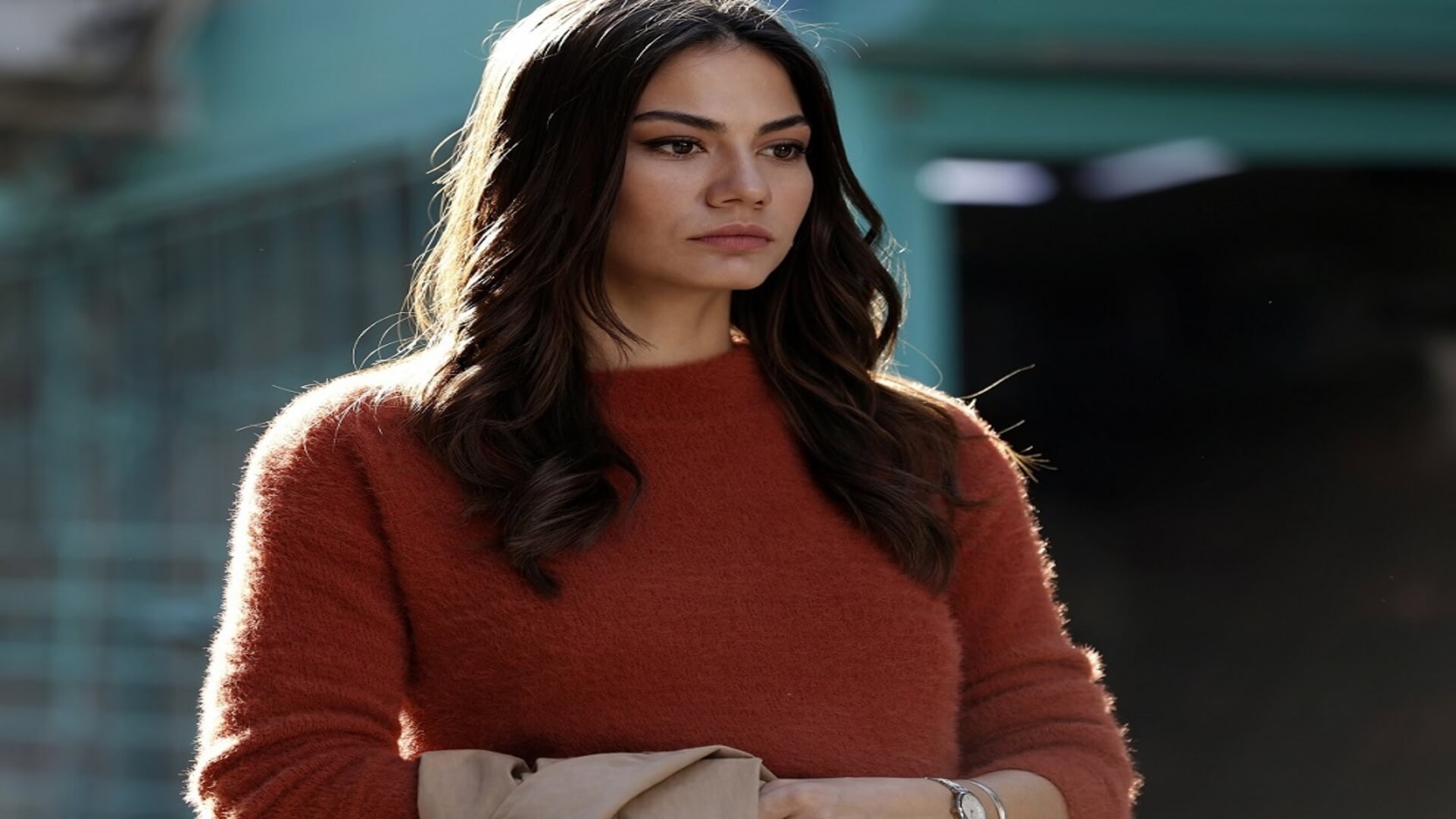 Demet Özdemir.