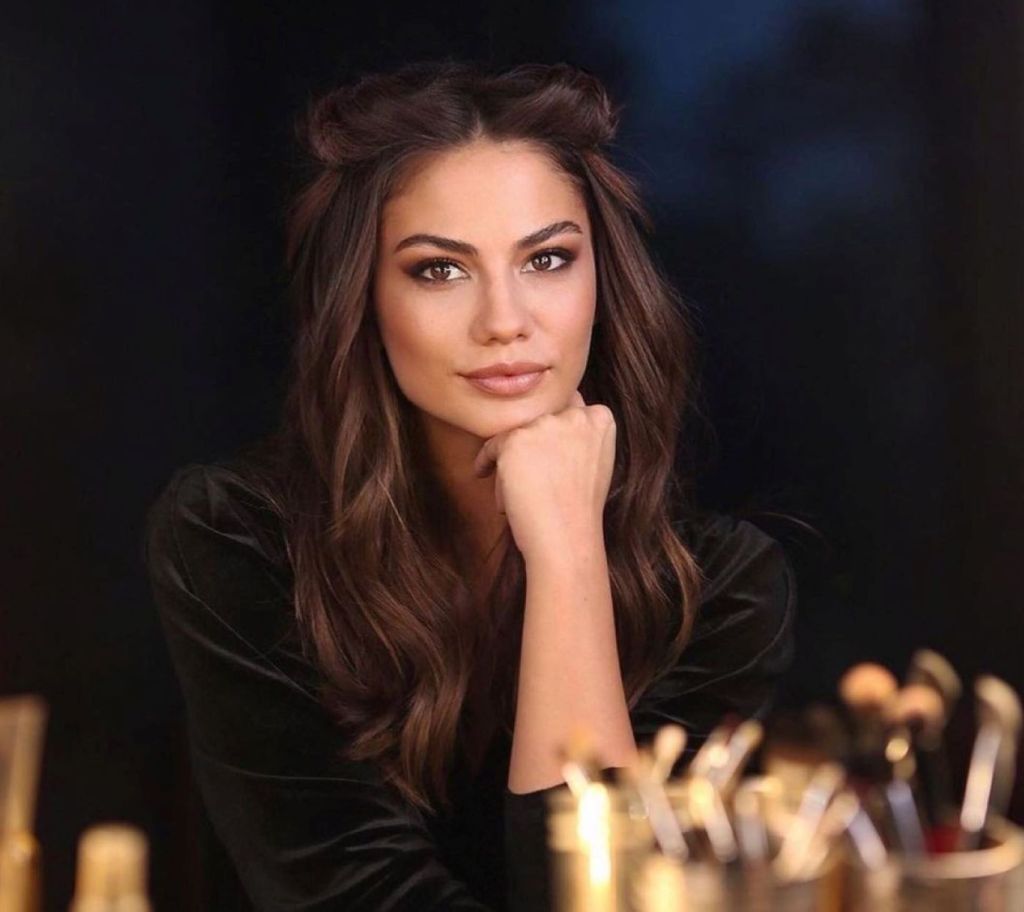 Demet Özdemir.