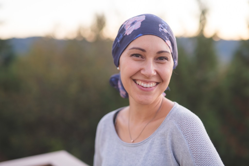Mujer sonriente - iStock