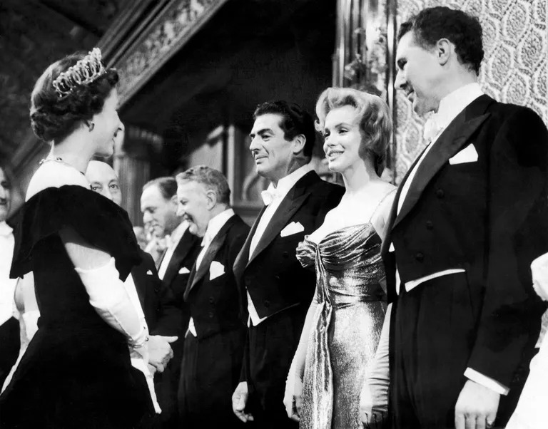 Encuentro entre Isabel II y Marilyn Monroe - Getty Images