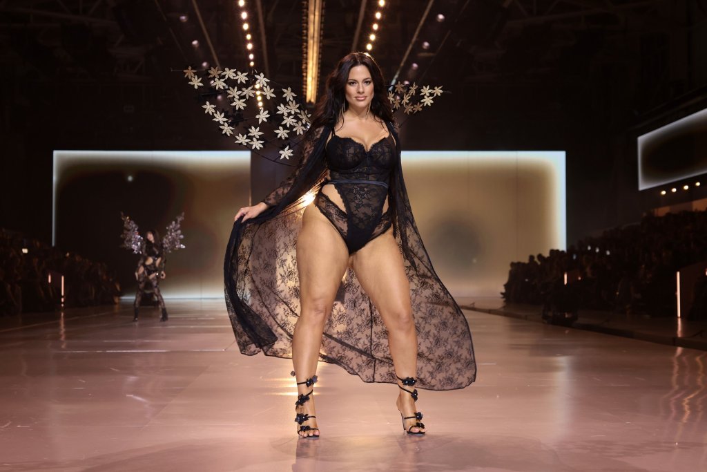 Ashley Graham - Desfile de Victoria's Secret 2024 (Imagen: Dimitrios Kambouris/Getty Images)
