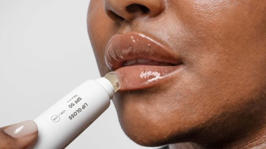 Los bálsamos con color y protección solar imprescindibles para conseguir unos labios jugosos, hidratados y cuidados este invierno