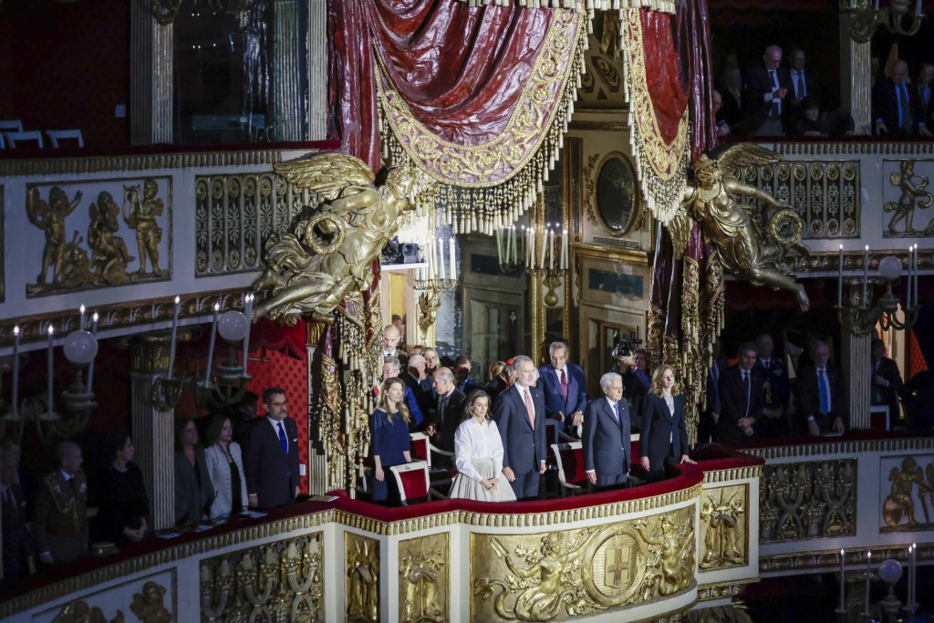 La ceremonia de investidura se realizó en el Teatro di San Carlo - GTRES