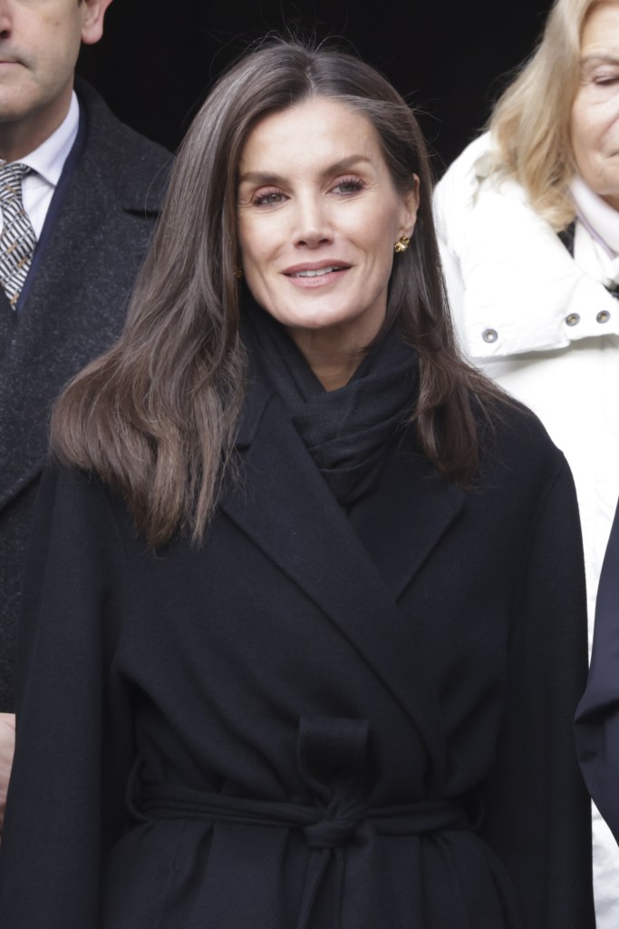 El homenaje de la reina Letizia al fundador de Mango con total look de la firma 