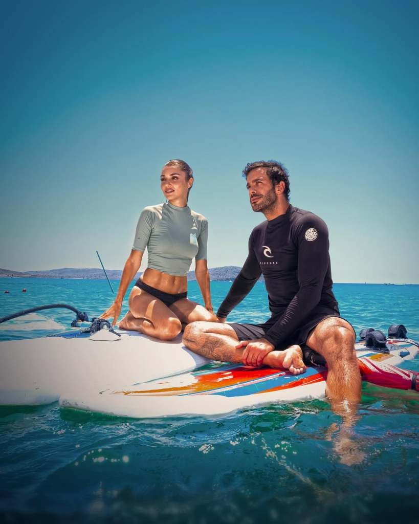 Hande Erçel y Baris Arduç grabando 'Rüzgara Birak'