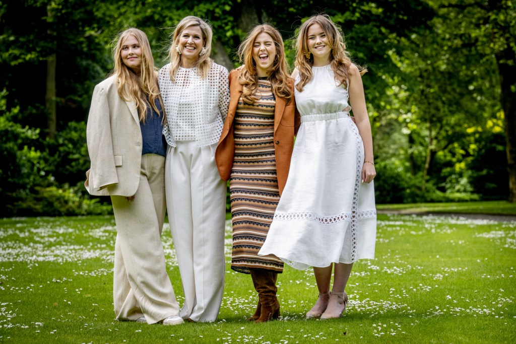 Máxima de Holanda y sus hijas 