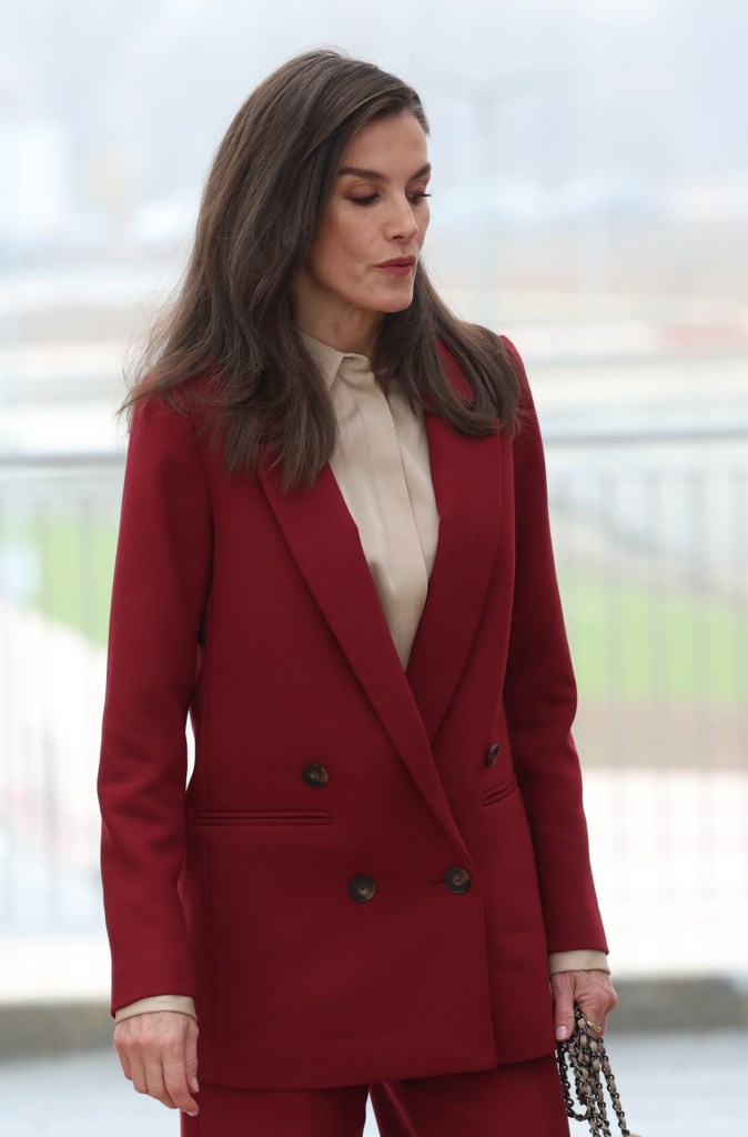 El traje rojo de firma francesa de Letizia 