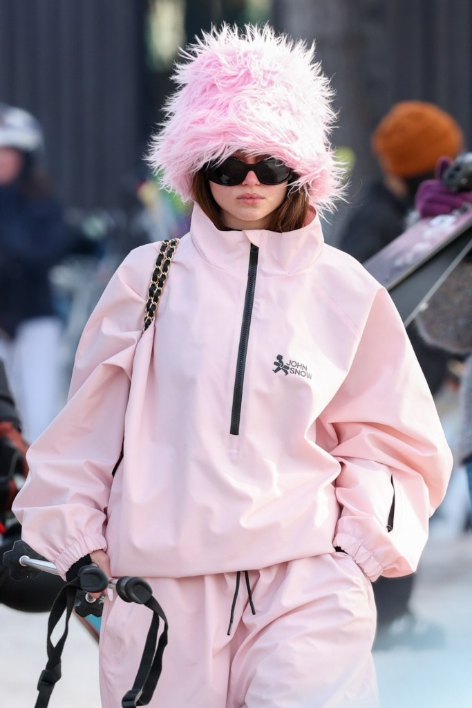 El look rosa con gorro de pelo de Leni Klum