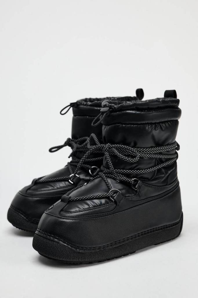 Zapato tipo bota repelente al auga de Zara