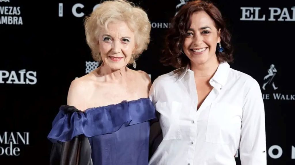 Marisa Paredes junto a su hija, María Isasi.
