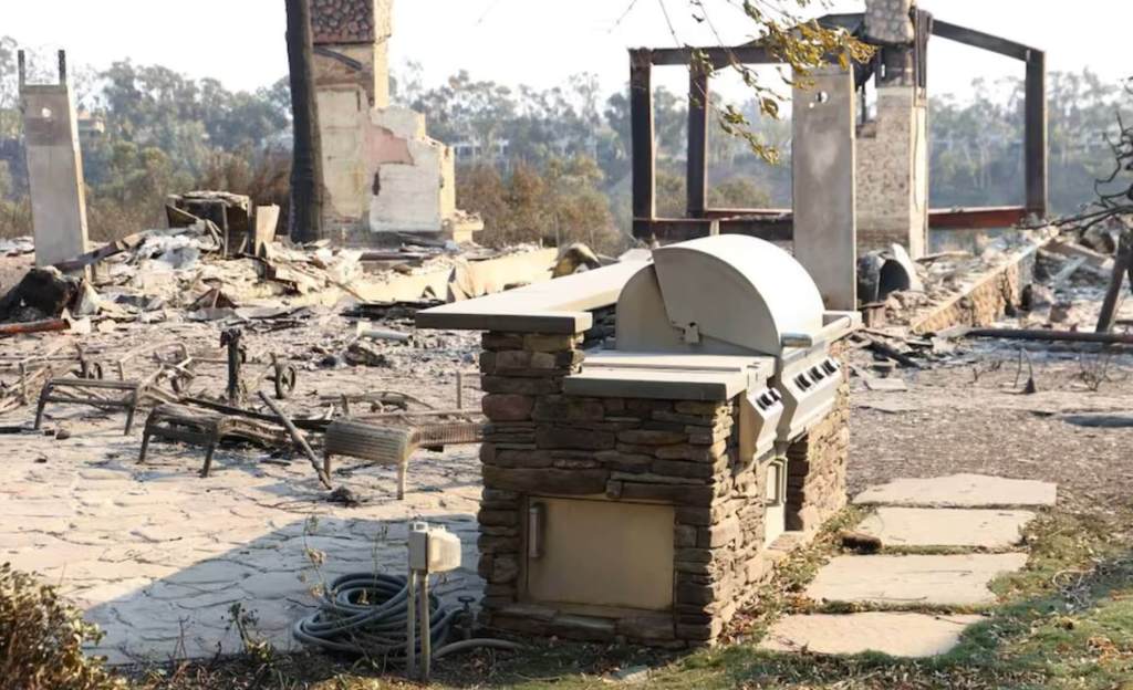 casas-famosos-paris-hilton-anthony-hopkins-incendio-los-angeles