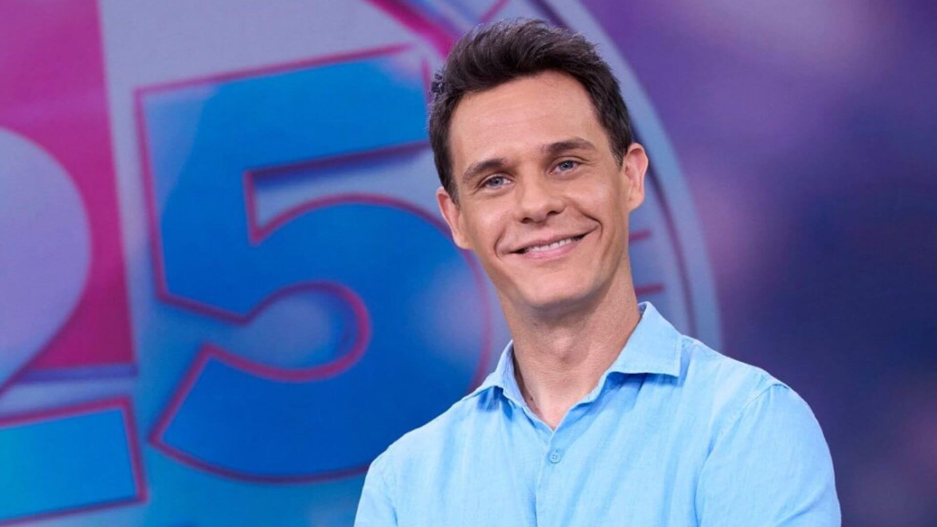 Christian Gálvez descontento con su situación en Mediaset: "A mí me gusta que me paguen por mi trabajo" Christian Gálvez habla sobre su futuro y recuerda Pasapalabra