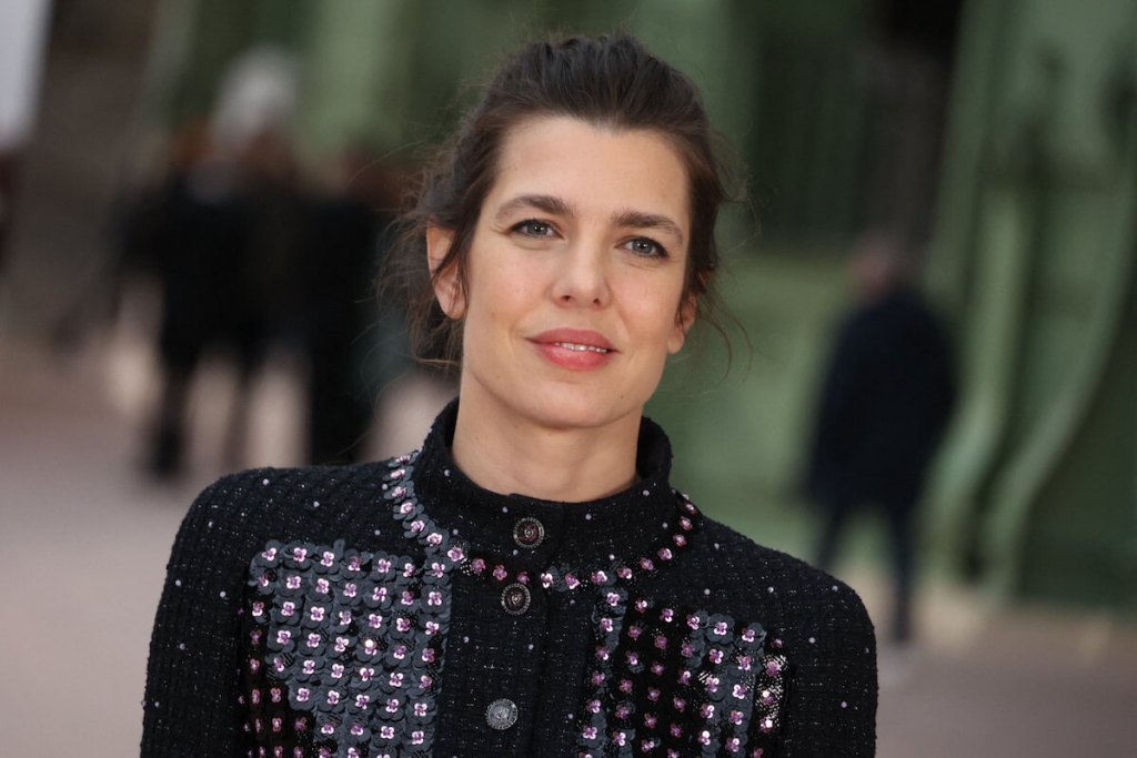 pelo-carlota-casiraghi