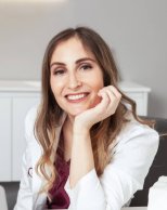 Dra. Arantxa Arana, dermatóloga de la Clínica Dra. Pérez Sevilla