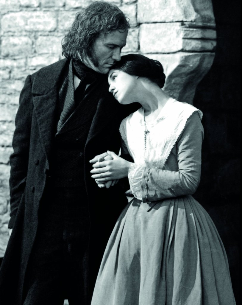 Charlotte Gainsbourg y William Hurt en una escena de la película "Jane Eyre" (1996) - Imagen: Michael Ochs Archives/Getty Images