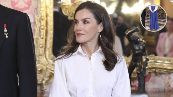 look-bautizo-comunion-reina-letizia-camisa-blanca-falda-larga