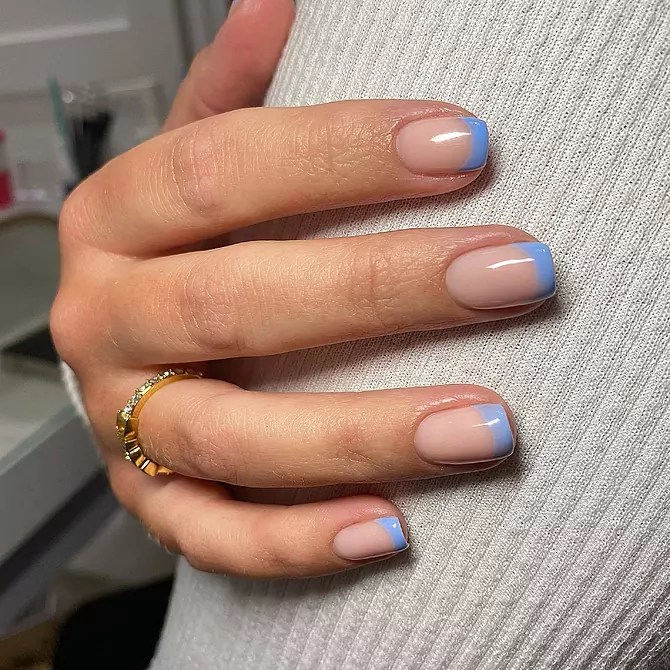 Manicura francesa en tonos pastel - @rosieharpernails