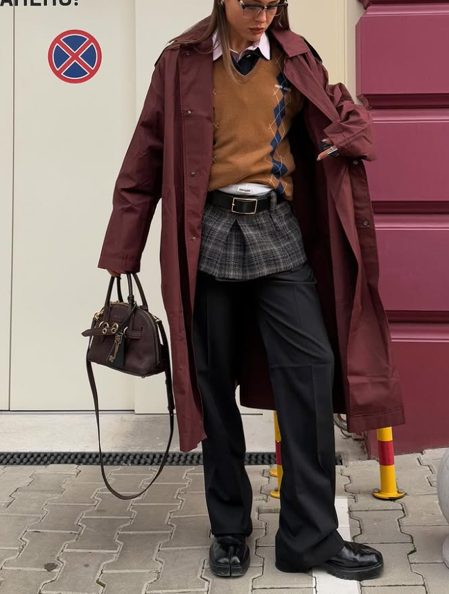 Look tendencia años 2000 Madrid - Imagen: Instagram @_olhirst_