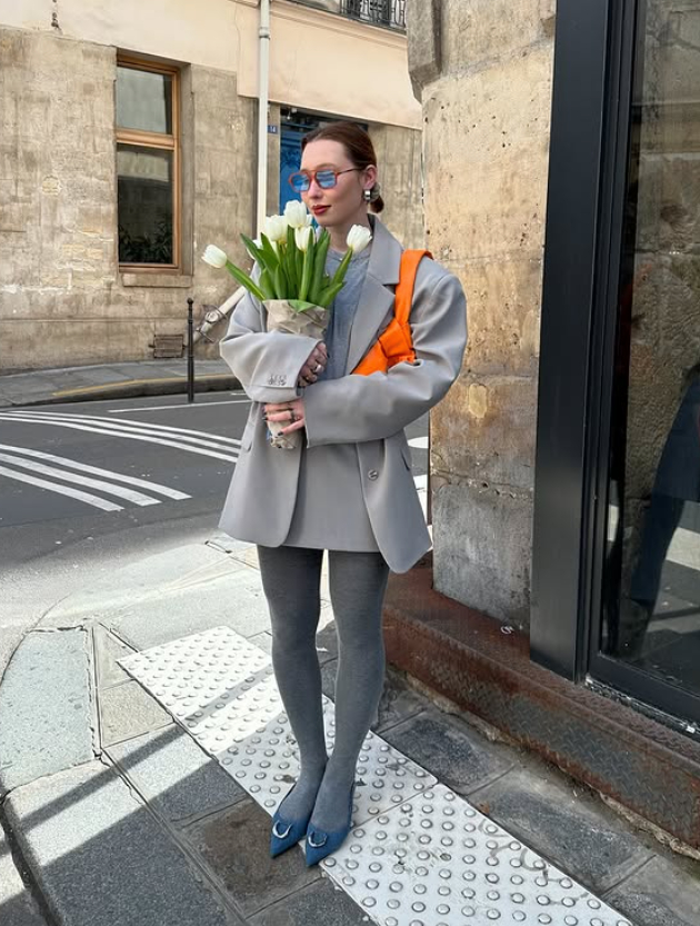 Medias grises. Complemento tendencia en Madrid - Imagen: Instagram @vlogaleoni