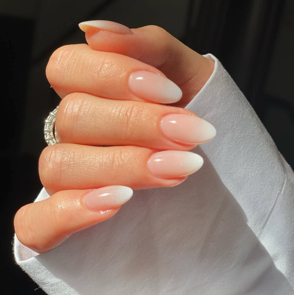Manicura ombré clásica - @jenny.jennys