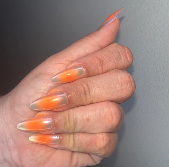 Manicura con efecto degradado - @nailsbymei