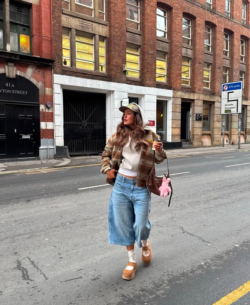 Look bermudas con UGG. Tendencia Madrid. - Imagen: Instagram @ellie.rob