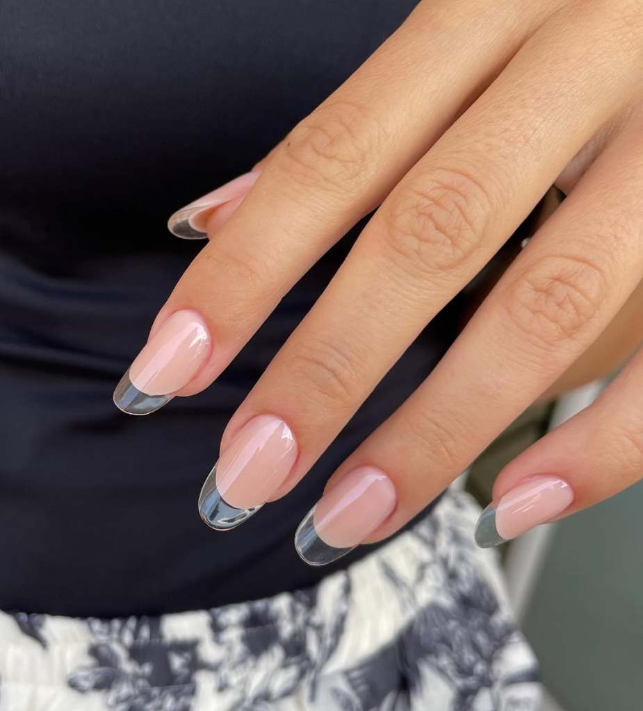 Uñas Cristal en su versión clásica - @maria_juravle_nail_prof