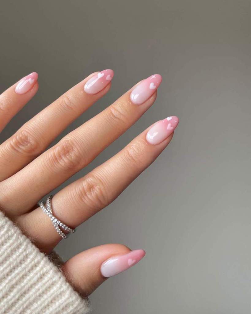 Manicura ombré con nail art - @nailsbyalsn