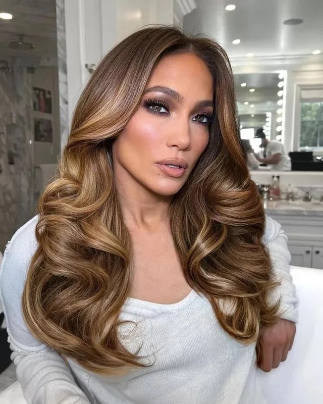 Es una tendencia que deja un acabado suave y brillante en el pelo - @jlo