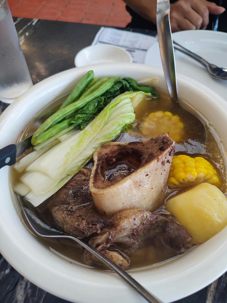 Caldo de huesos