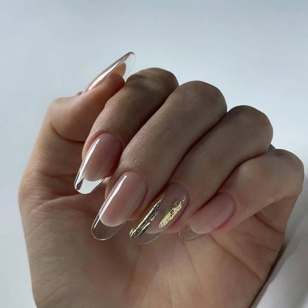 Uñas Cristal convoques metálicos  - @maria_juravle_nail_prof