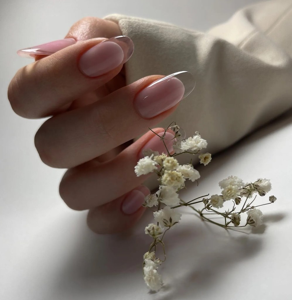 La tendencia de las Uñas Cristal - @maria_juravle_nail_prof