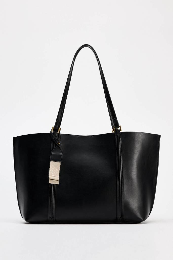Descubre uno de los bolsos más virales de Zara que ahora está de descuento - Fuente: Zara