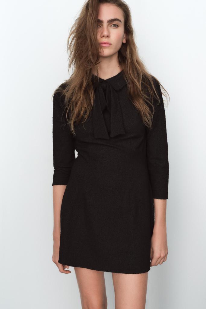 Vestido mini negro de Zara