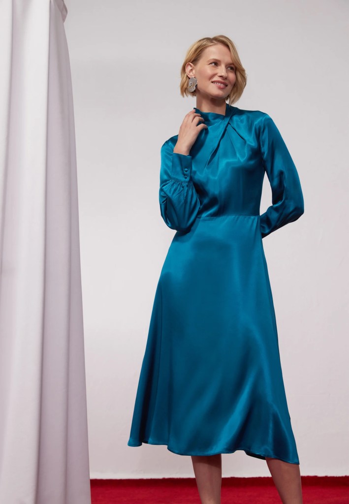 Vestido satinado de Anna Field