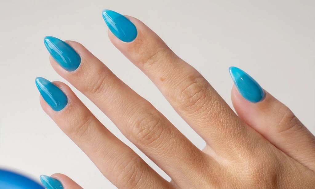 ¿A quién favorecen las Jelly Blue Nails?