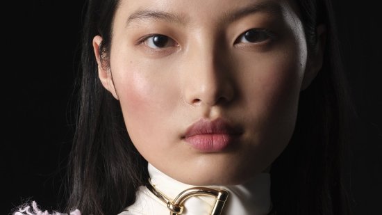 Maquillaje del desfile Otoño-Invierno 2025 de Gucci