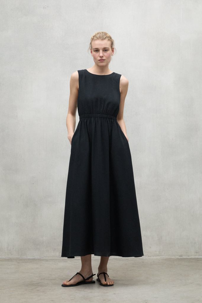 Vestido negro de Ecoalf
