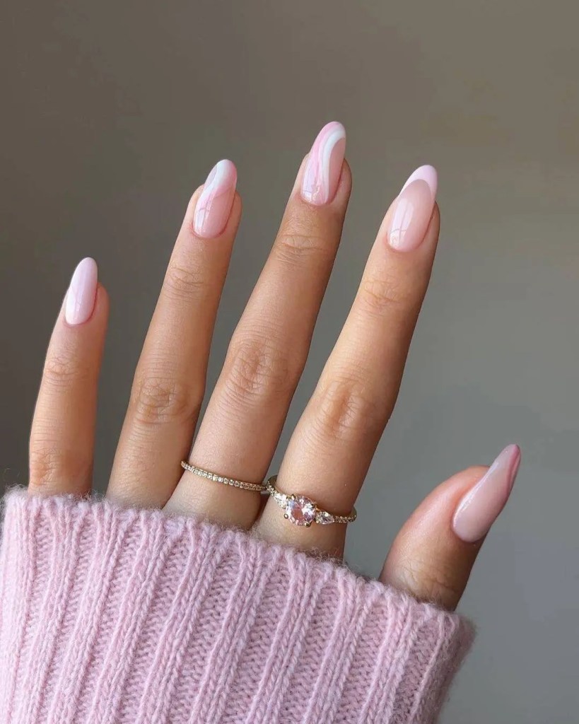 La manicura de gel es la más pedida, aunque hay otras alternativas clave - @nailsbymei