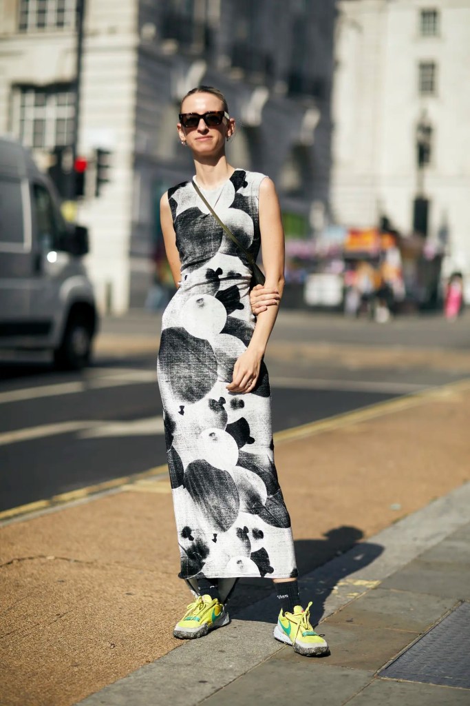 El color y los estampados en los vestidos importan - Lauchmetrics spotlight