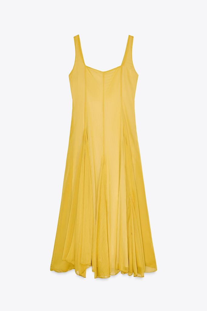 Vestido largo con volantes de Zara