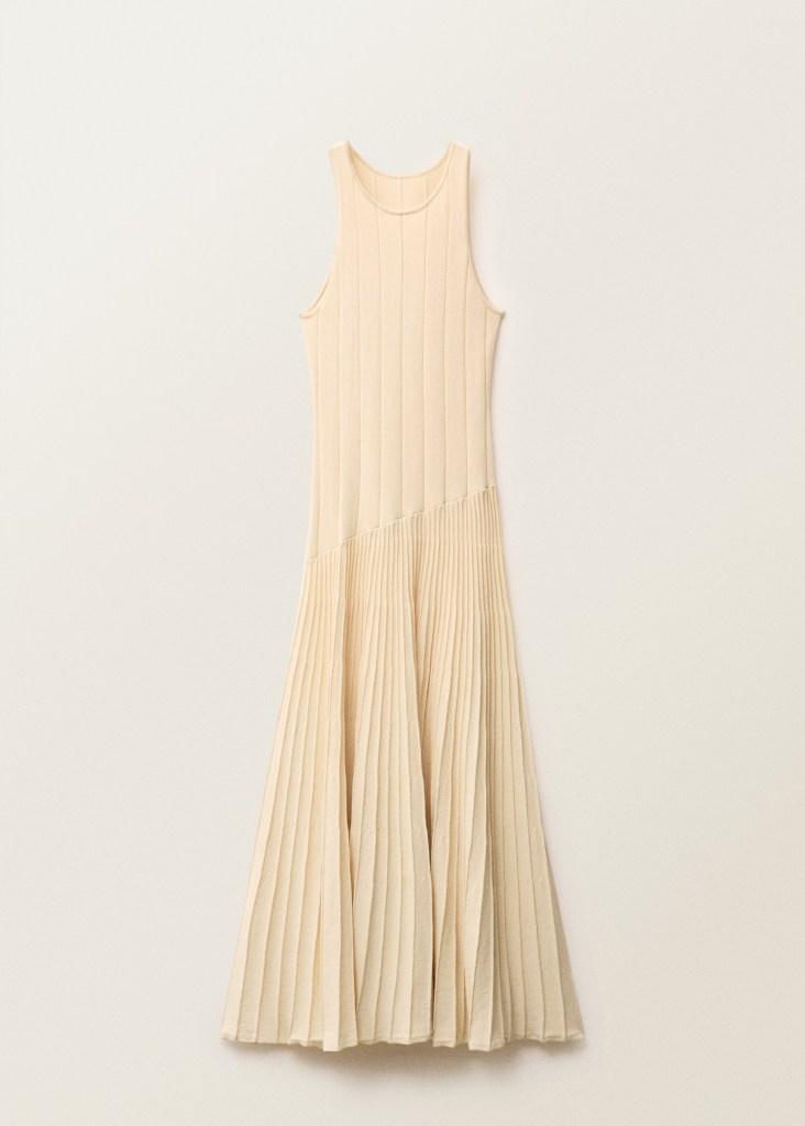 Vestido plisado de Mango