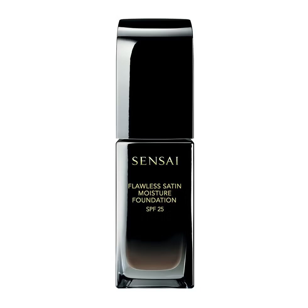Base de maquillaje hidratante sedosa de Sensai