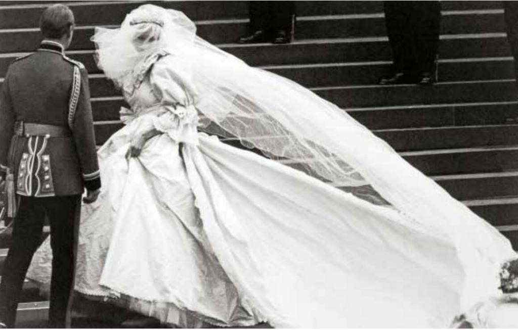 Ocho vestidos de novia icónicos de la realeza a Hollywood
