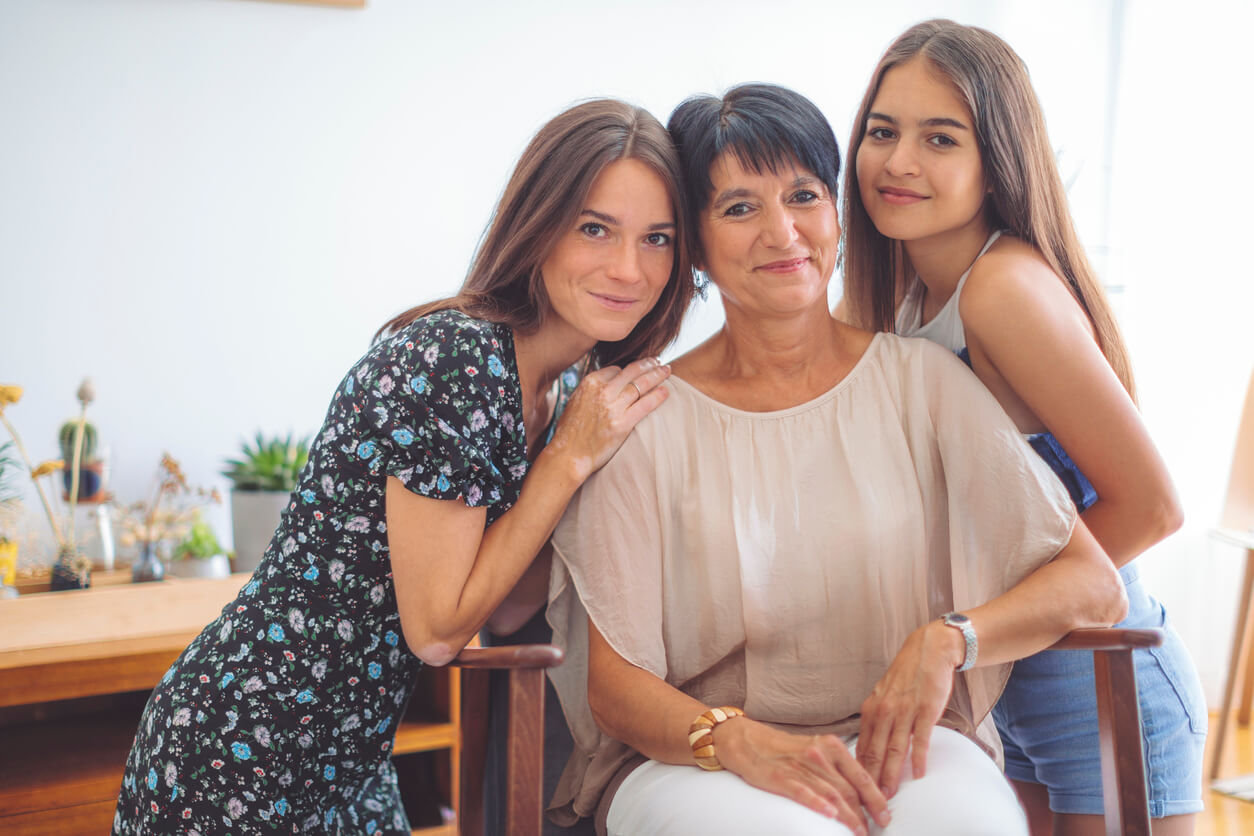 La firma de belleza con 135 años de historia que sigue siendo imprescindible en los tocadores de madres, hijas y abuelas españolas