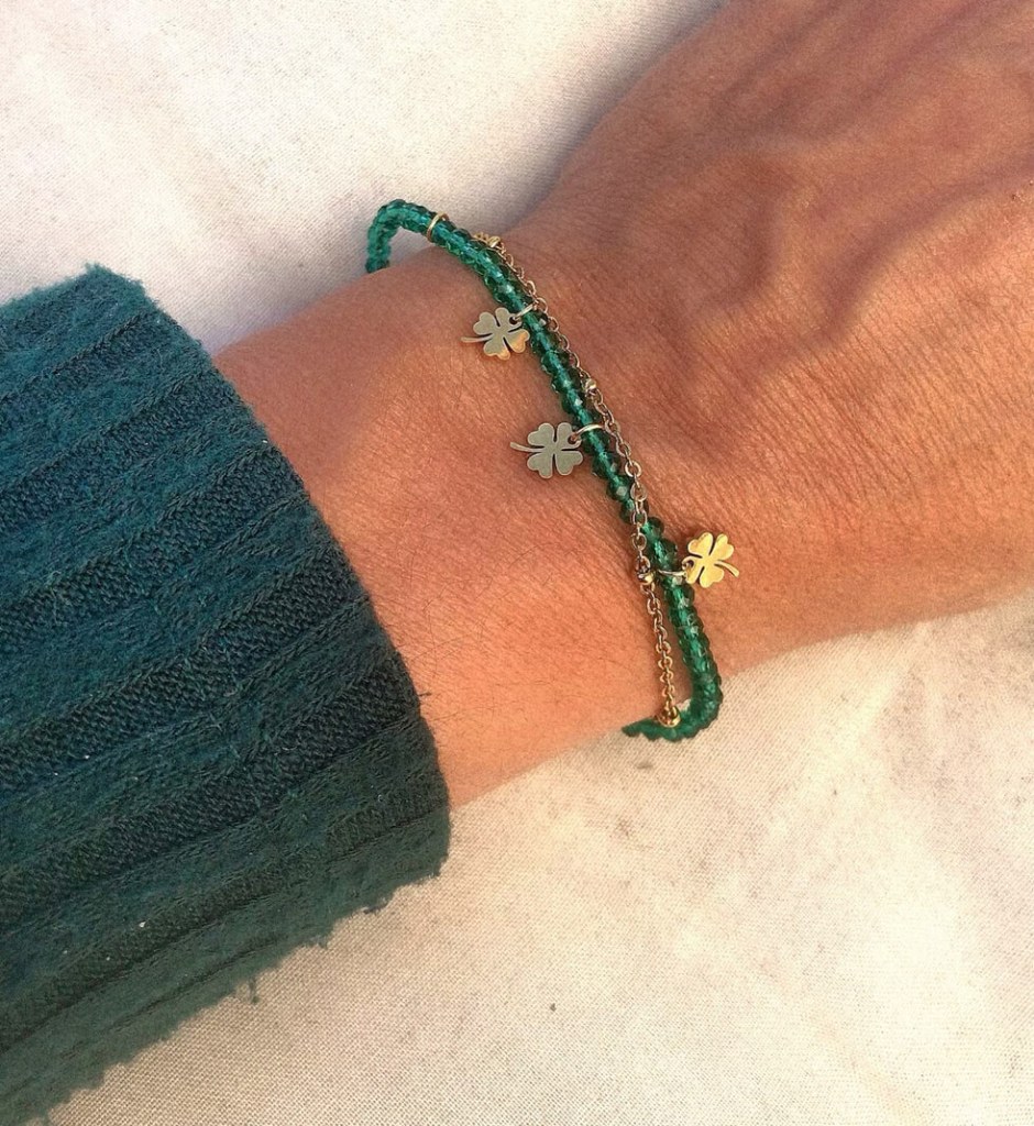 Amuletos verdes: cómo crear objetos mágicos con ramas, pétalos y cristales
