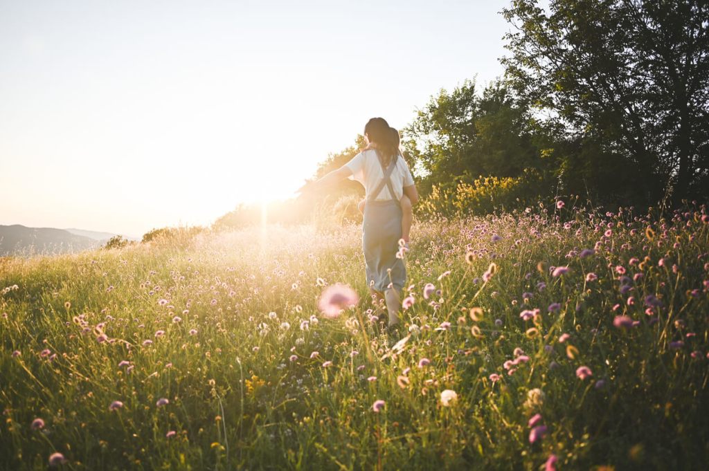 Aprende a hacer estos 5 rituales con flores que te ayudarán a reconectar con tu intuición, creatividad y paz interior