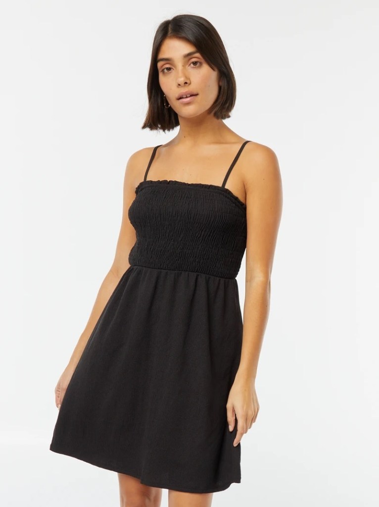 Vestido negro de Kiabi