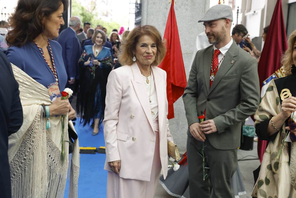 Copia a Ana Botella si tienes más de 60 y quieres combinar alpargatas con cuña con estilo sin esfuerzo (y acertar siempre)